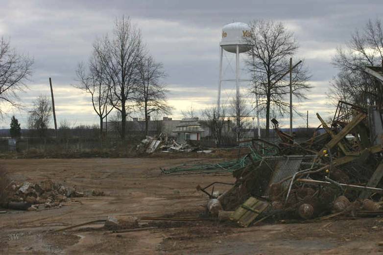 c01.06.06_FLEM_1st_turn_tower.jpg (132019 bytes)